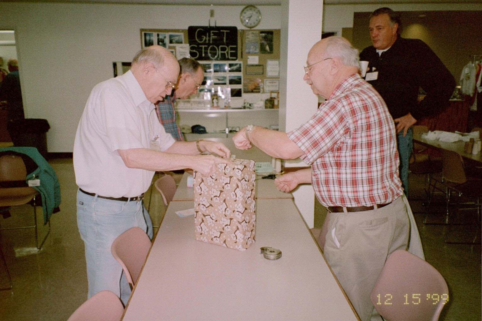 12151999_05